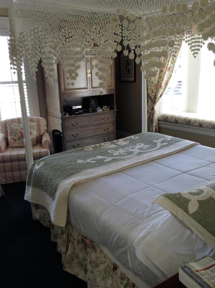 Deluxe Double Room with Bath interior