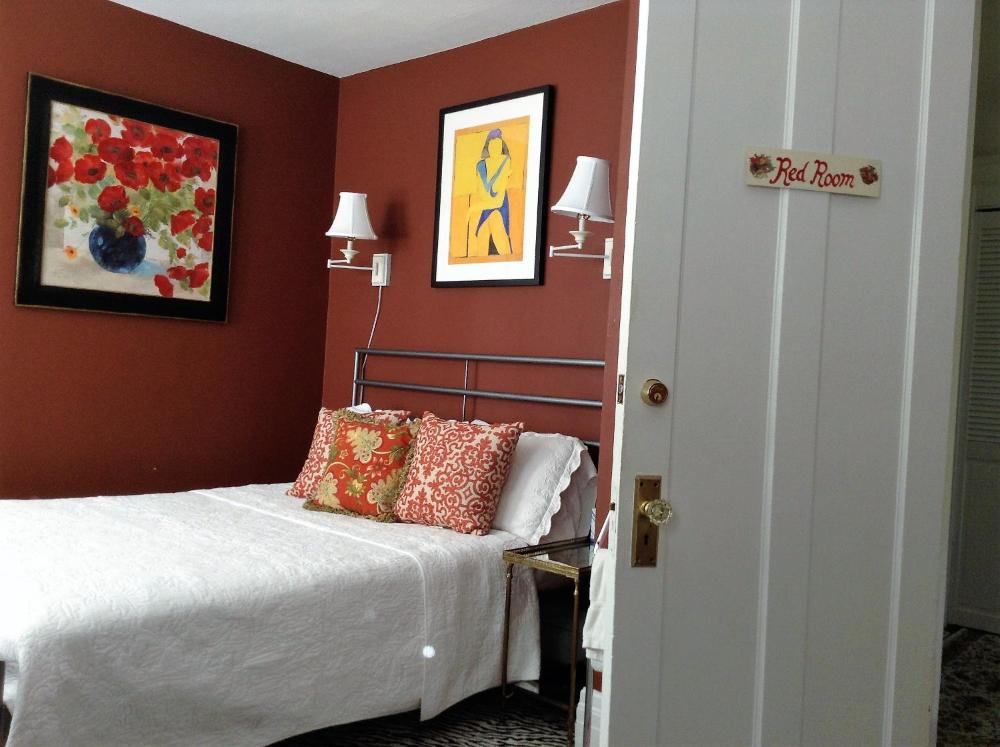 Double Room with Shared Bathroom interior